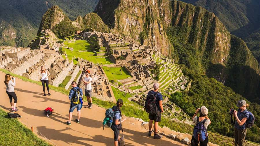Machu Picchu: Tour Guide Service & Entrance Ticket Circuit-2 - The classic views and the details between them