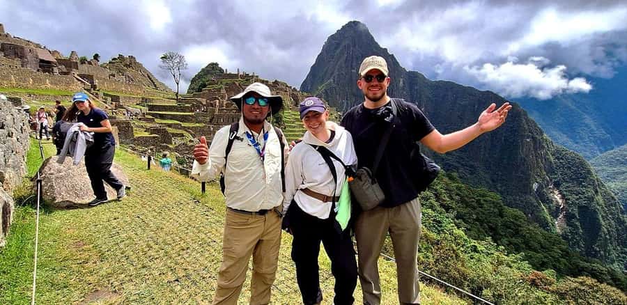 Machu Picchu: Tour Guide Service & Entrance Ticket Circuit-2 - Who should book this experience?