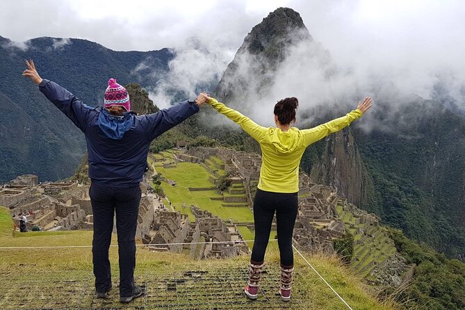 Machupicchu 1 day tour - The 1-hour-45-minute train to Aguas Calientes