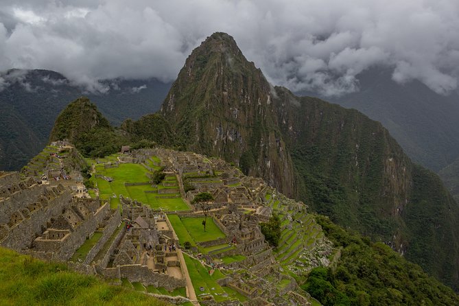 MachuPicchu Private Full Day Tour by Vistadome train from Cusco - The early drive to Ollantaytambo