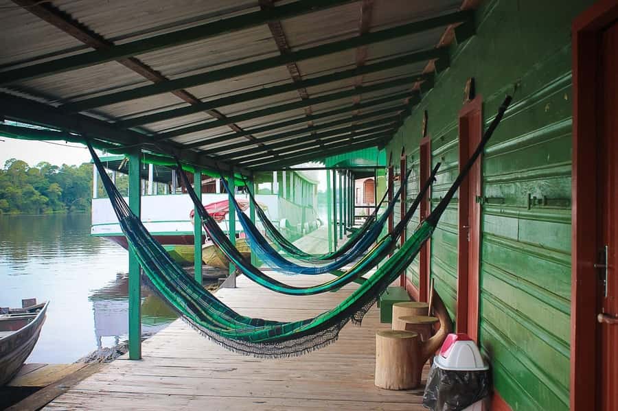 Manaus: Multi-Day Amazon Trip at Tapiri Floating Lodge - Day 1: Piranhas, sunset, and caimans after dark