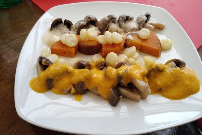 Market Tour, Tasting of 35 Fruits, and 4-Course Peruvian Cooking Class in Lima - What happens in the cooking class