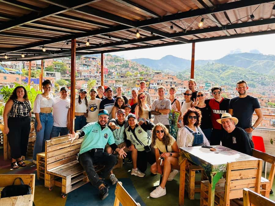 Medellín: Comuna 13 and Graffiti Guided Tour with a Local - Meeting at San Javier and riding into the neighborhood