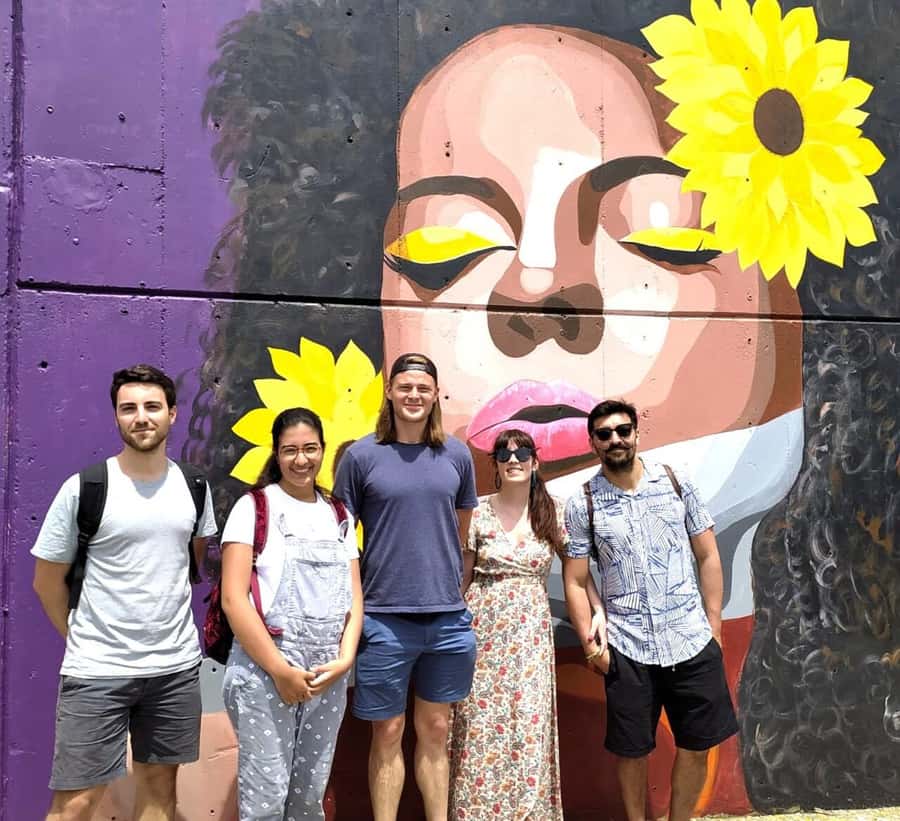 Medellín: Comuna 13 District Tour with Cable Car Ride - Walking through Comuna 13’s graffiti corridor
