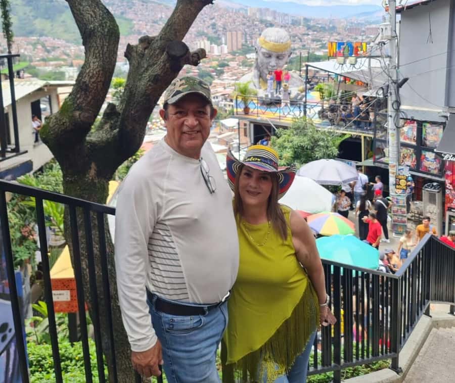 Medellín: Comuna 13 District Tour with Cable Car Ride - Is $27 a good price for four hours?