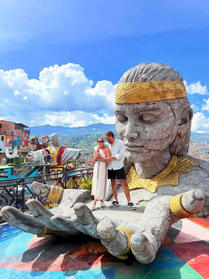 Medellín: Comuna 13 Tour with Snacks And Your Own Graffiti - The best parts of the Comuna 13 experience