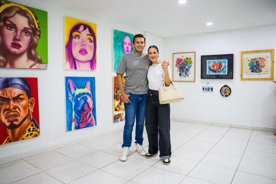 Medellín: Comuna 13 Tour with Snacks And Your Own Graffiti - Starting at Graden Coffee