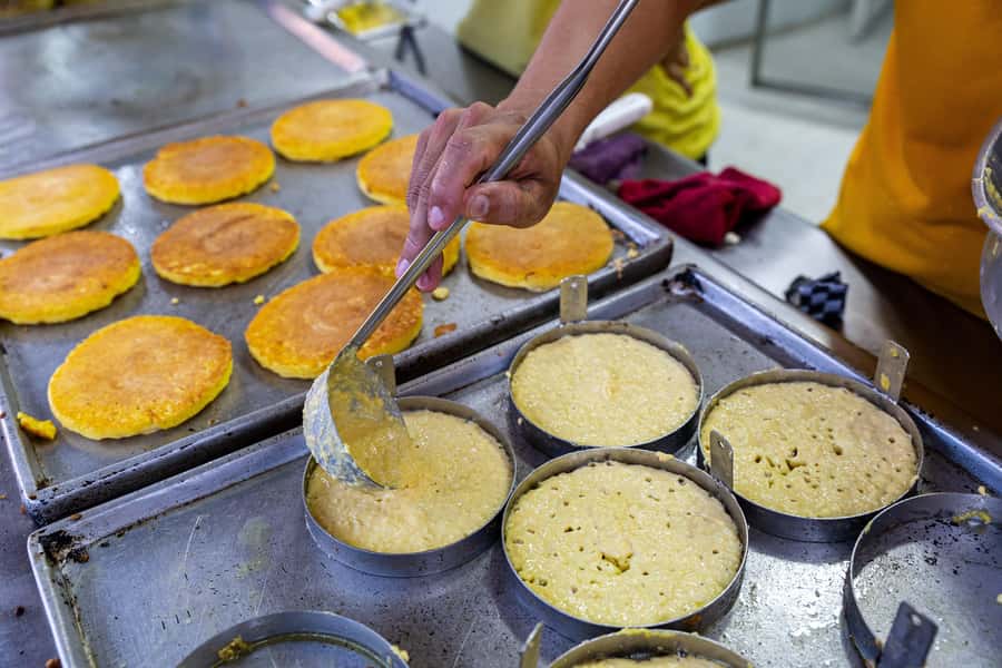 Medellín: E-bike and Foodie Tour - Belén: the first taste and a change of pace