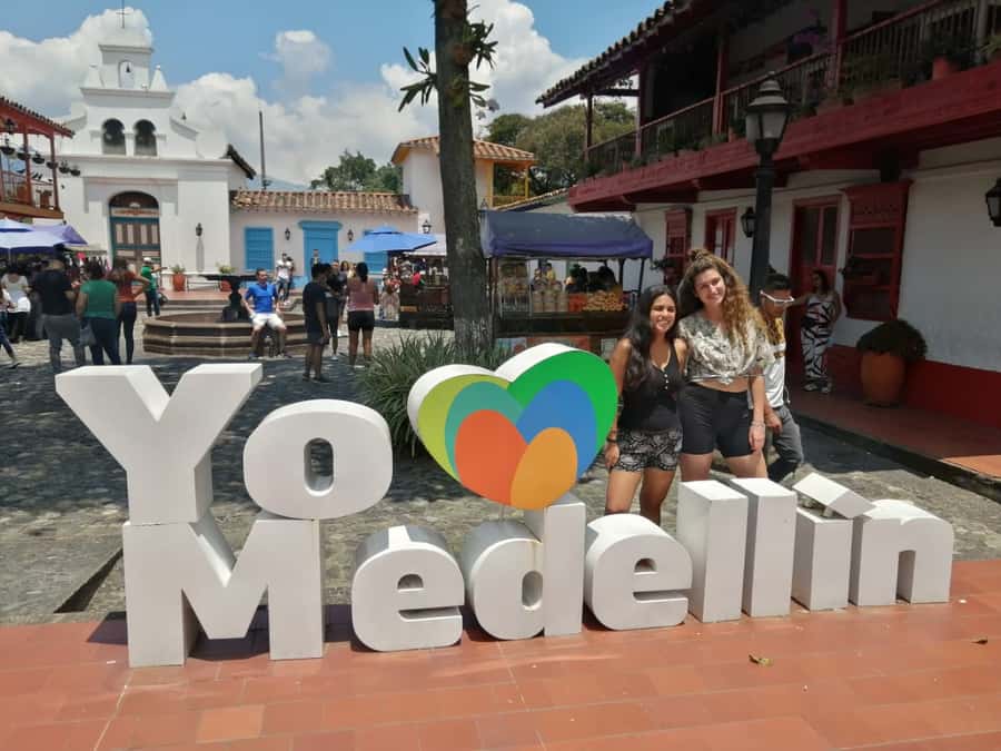 Medellin: Full Day Guided City Highlights Tour - Why this full-day route works