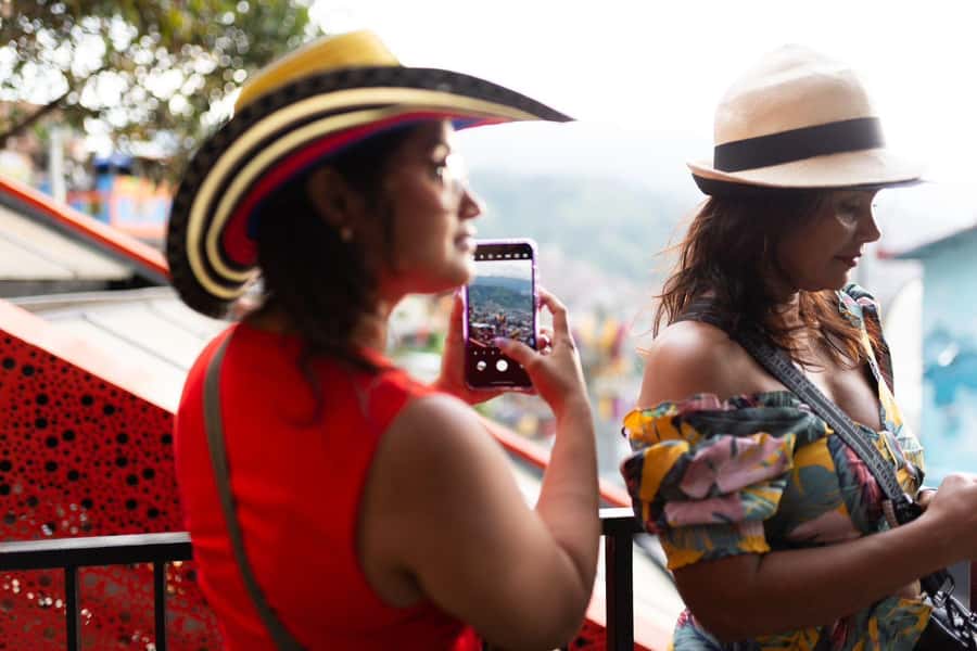 Medellin: Full Day Guided City Highlights Tour - A traditional Antioquian lunch