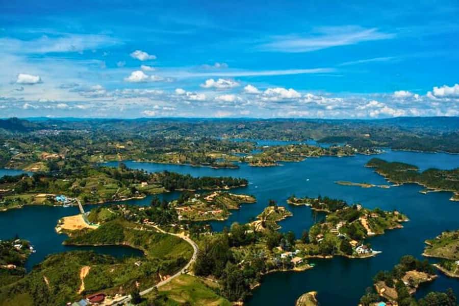 Medellin: Guatape and El Penol Rock Day Trip with Boat Ride - Lunch, the Replica, and the Rock Temple