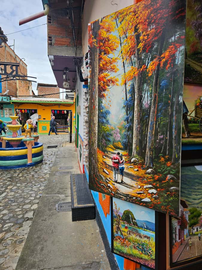 Medellin: Guatape, El Peñol Coffee Farm Private Tour & Fruit - What the private format really changes