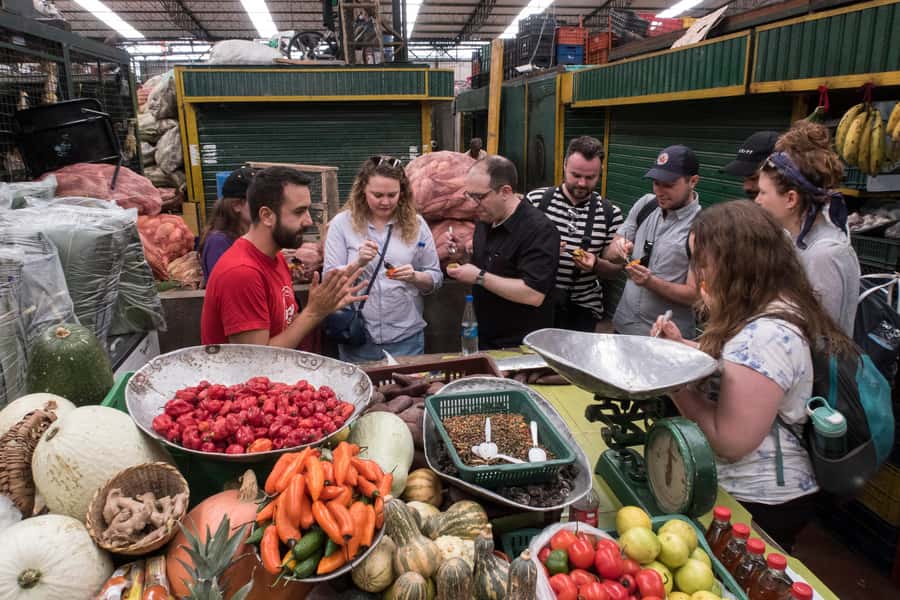Medellín: Guided Exotic Fruits Tour - What the cultural side adds