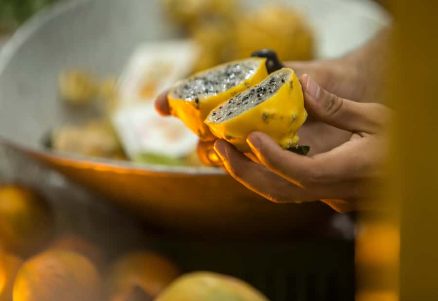 Medellín: Guided Exotic Fruits Tour - Finding the main pedestrian entrance
