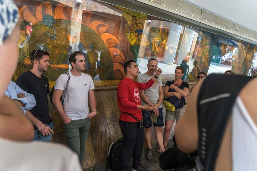 Medellin Historic Walking Tour - La Veracruz and the route to Botero Square