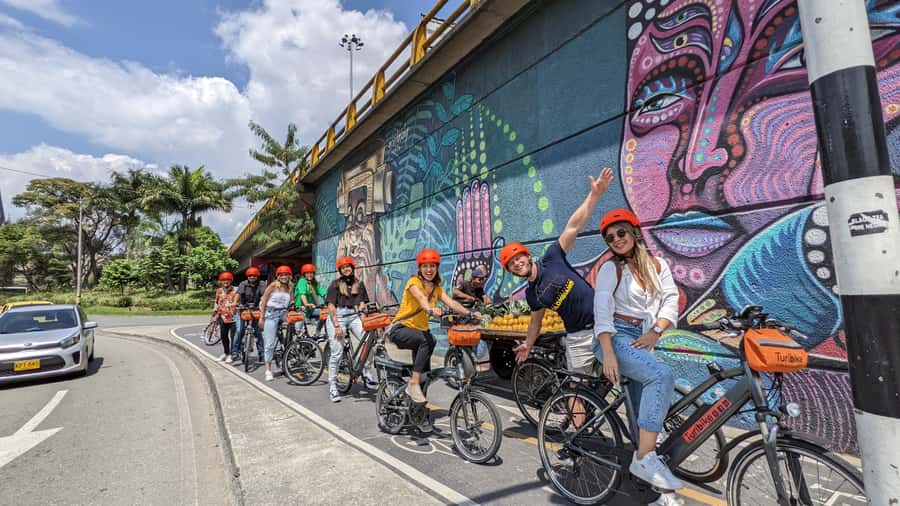 Medellín: History & Local Life Essentials Tour on an E-Bike - Getting comfortable on the e-bike