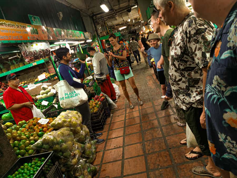 Medellín Multi-sensory Tour in the market, +15 Exotic Fruits - First market circuit: color, smells, and unfamiliar names