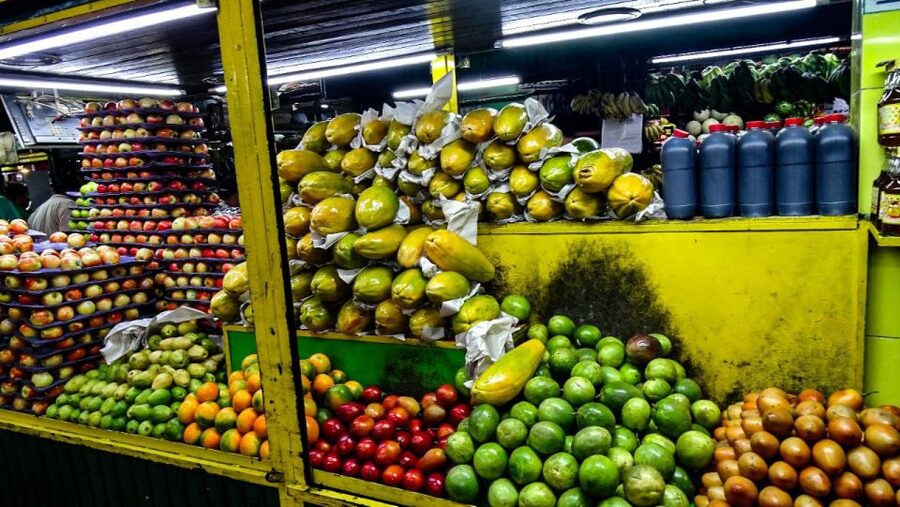 Medellín Multi-sensory Tour in the market, +15 Exotic Fruits - Four 30-minute tasting stops