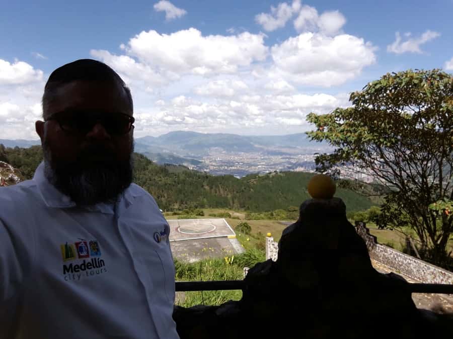 Medellin Pablo Escobar Tour - Montesacro Cemetery and the final resting place