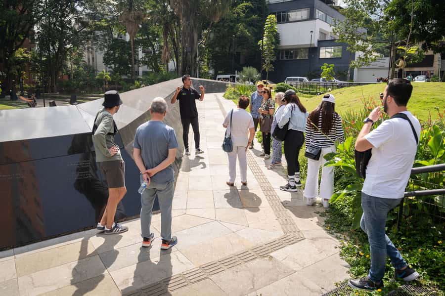 Medellín: Pablo Escobar Tour with Guide and Transportation - Key points to know before you book
