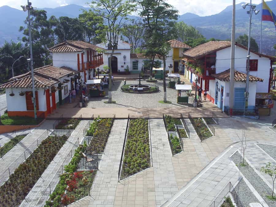 Medellin: Private City Tour - How much can fit into four hours?