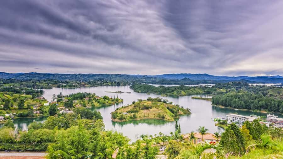 Medellín: Private Guatapé Tour w/ Breakfast, Lunch & Cruise - From Medellín to eastern Antioquia