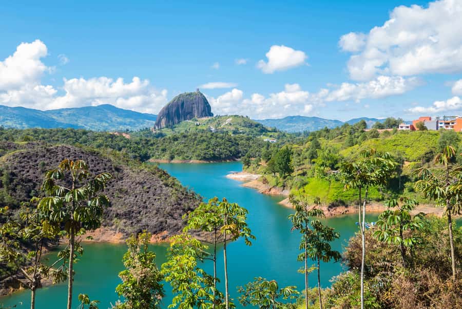 Medellín: Private Guatapé Tour w/ Breakfast, Lunch & Cruise - Food, comfort, and timing