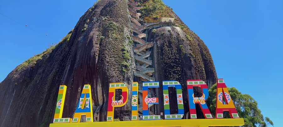 Medellín: Private Guatapé Tour w/ Breakfast, Lunch & Cruise - What to bring and what to expect