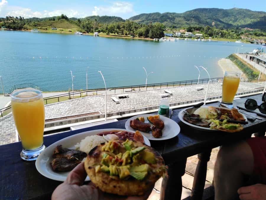 Medellín: Private Guatapé with Peñol Tickets and Boat Ride - The included Colombian lunch