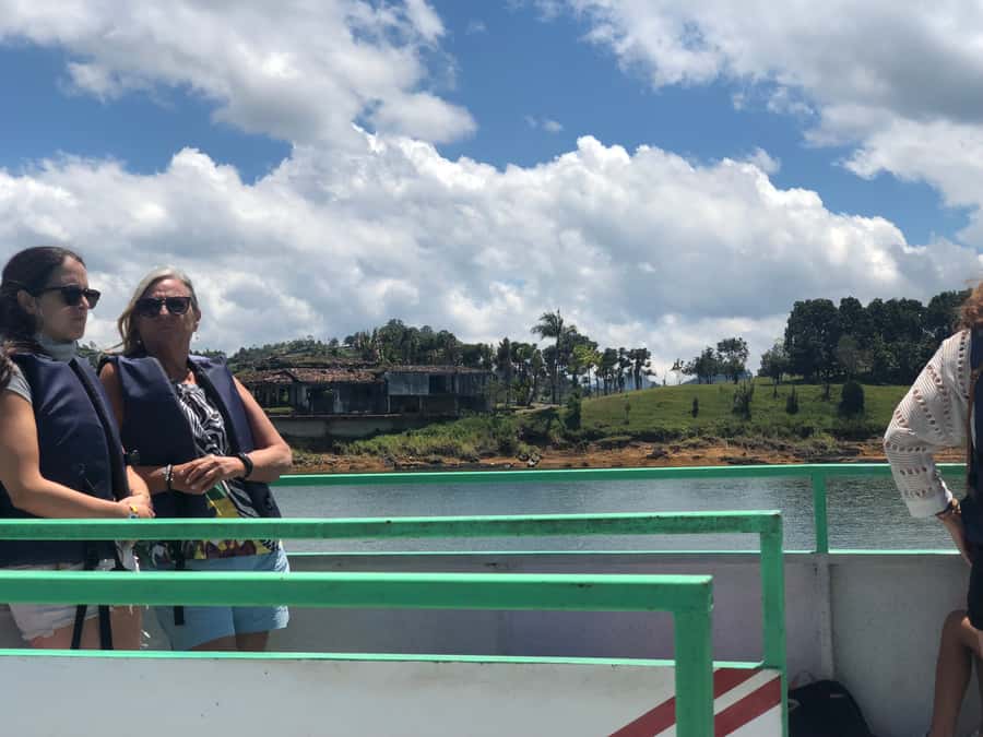 Medellín: Private Guatapé with Peñol Tickets and Boat Ride - The drive from Medellín to Antioquia’s countryside