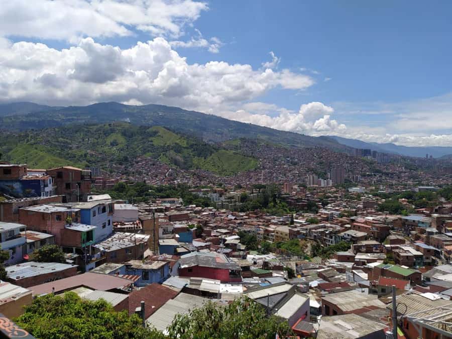 Medellín: Private Pablo Escobar and Comuna 13 Tour - Why a private car changes the day
