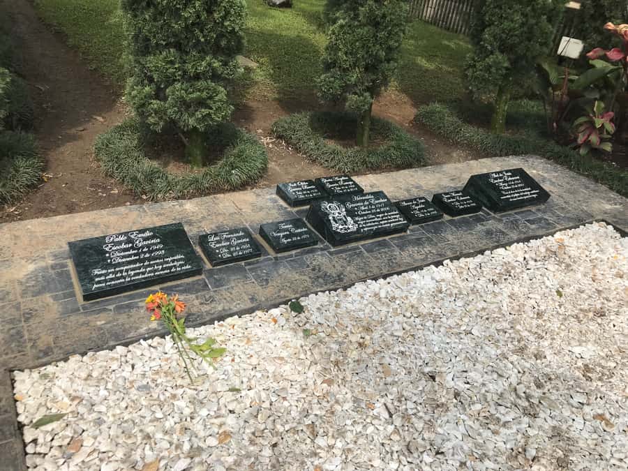 Medellín: Private Pablo Escobar Tour with Cable Car Ride - Key points before you book
