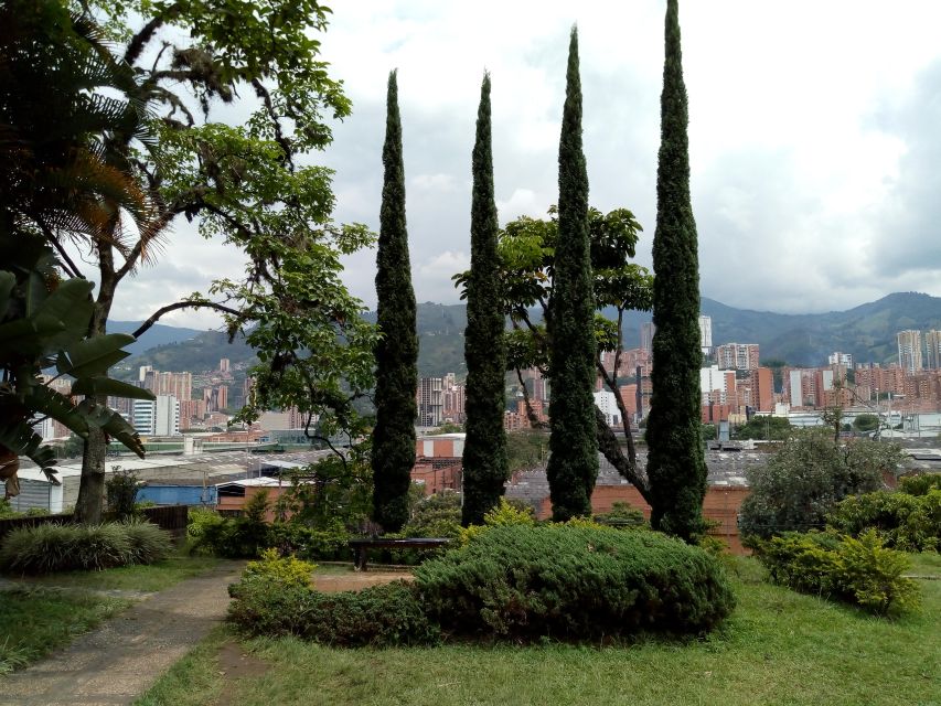 Medellín: Private Pablo Escobar Tour with Cable Car Ride - The mural and Pablo Escobar’s former neighborhood