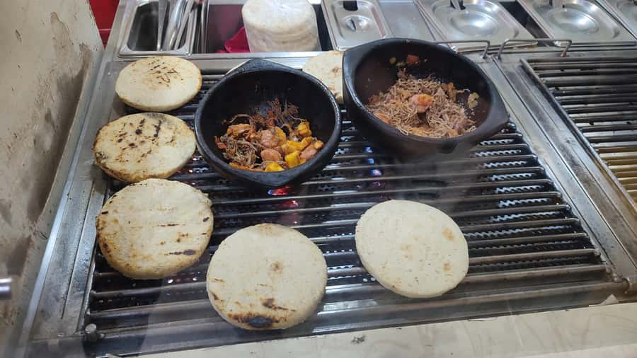 Medellin: Street Food and Poblado Rooftop Tour with a Local - Practical advice for the three-hour route