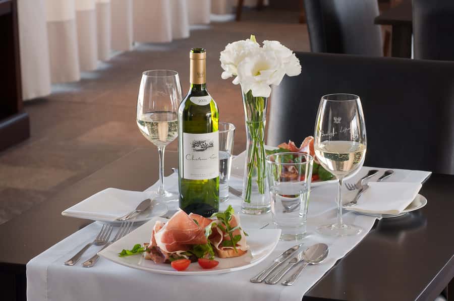 Mendoza: Full Day Wine Tour with 3 Course Lunch - Booking advice for a smoother day