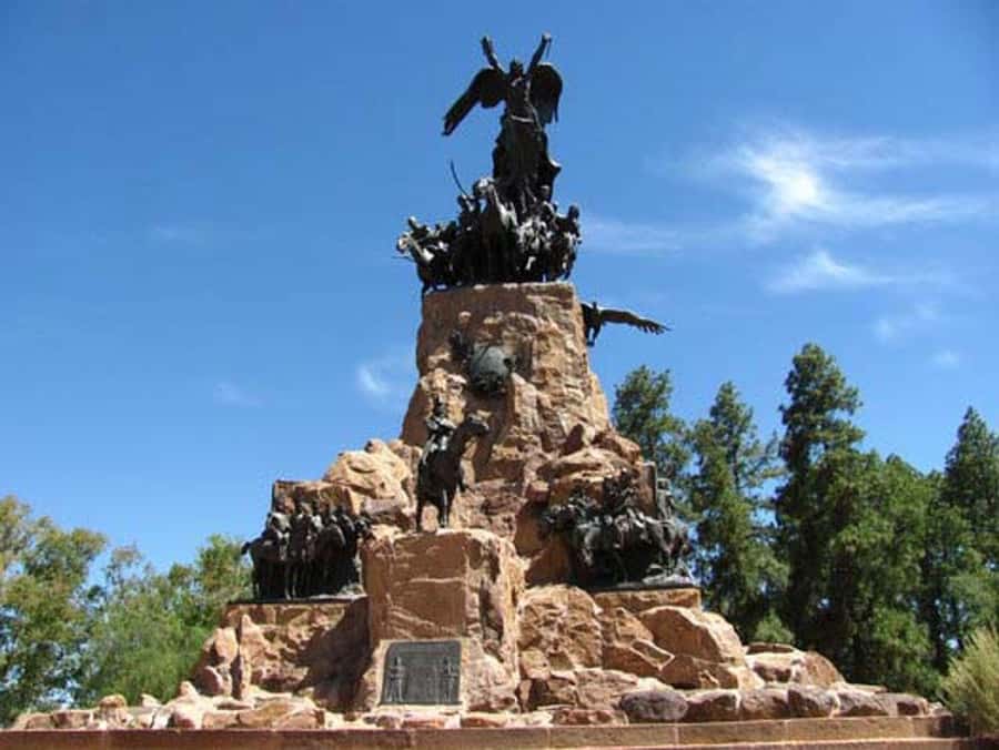 Mendoza: Half-Day Sightseeing City Tour - La Alameda and Mendoza’s early city center