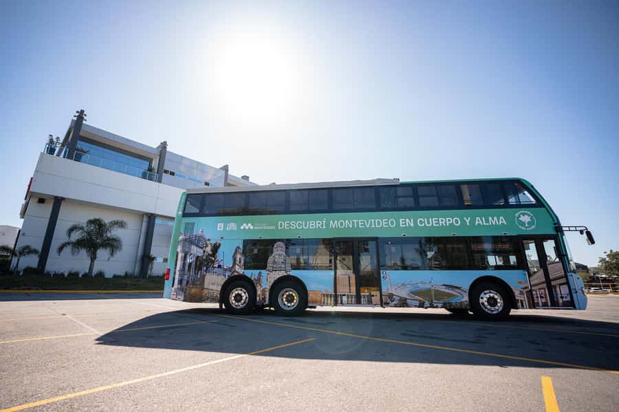 Montevideo: Sightseeing Hop-On Hop-Off Bus Tour - Key points to know before you board