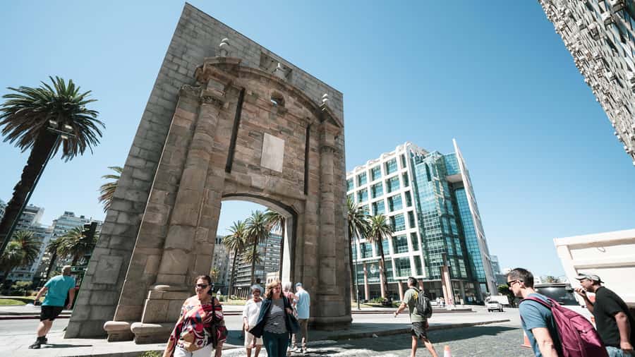 Montevideo: Sightseeing Hop-On Hop-Off Bus Tour - Audio, seating, and the ride itself
