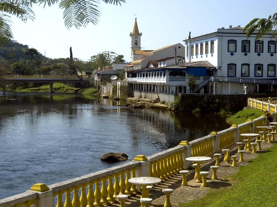 Morretes: Full Day Colonial Town Tour from Curitiba - Morretes: colonial streets and the Nhundiaquara River