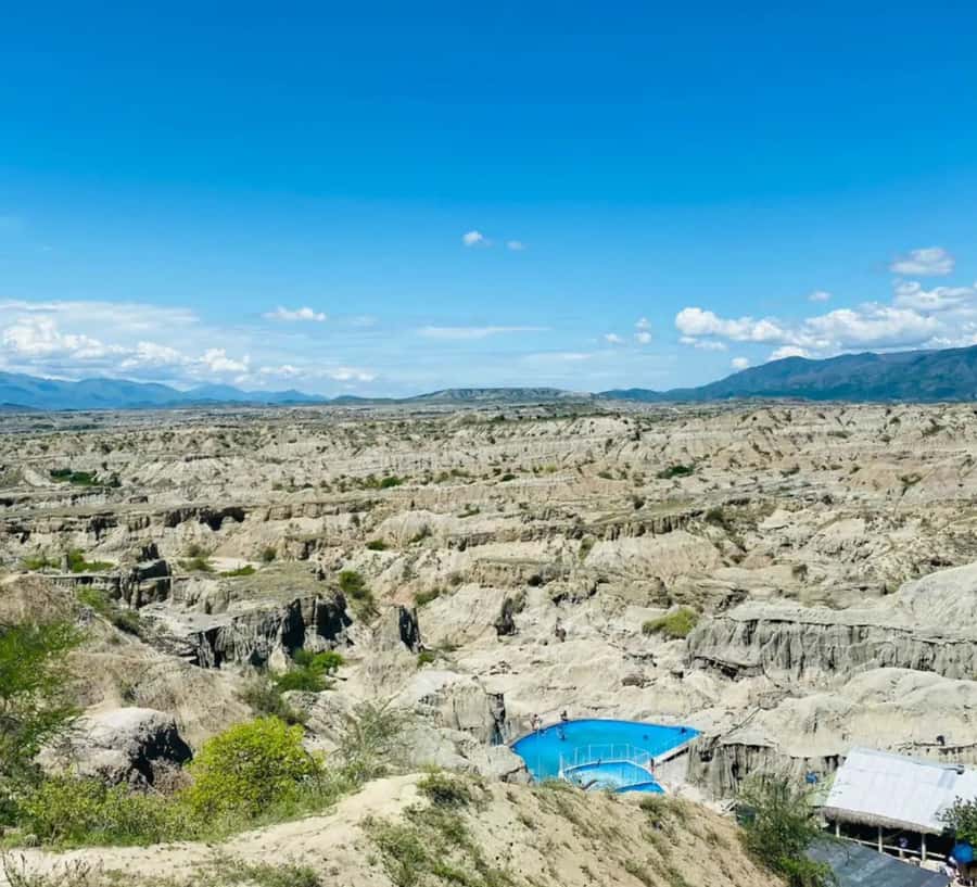 Neiva: Guided Day Trip to the Tatacoa Desert with Lunch - A boat ride on the Magdalena River