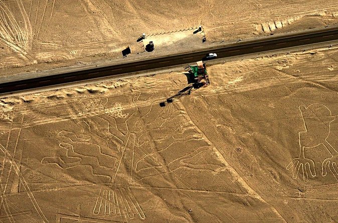 One-Way Shuttle Transfer: Huacachina to Nazca - The main safety question: how does the driver handle the road?