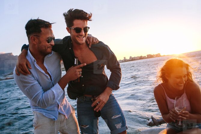 Open Bar Sunset Cruise in Catamaran or Speedboat (Best Deal) - What happens at the Centro Histórico meeting point
