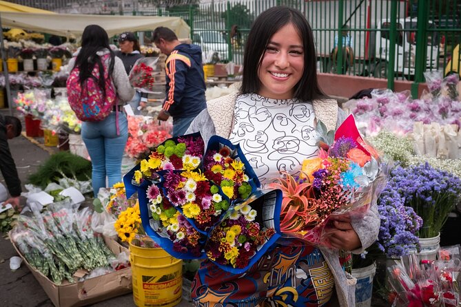 PALOQUEMAO MARKET FOOD TOUR. EXOTIC FRUIT. LOCAL SNACKS. /Min 2 pax - The case for paying $69 per person