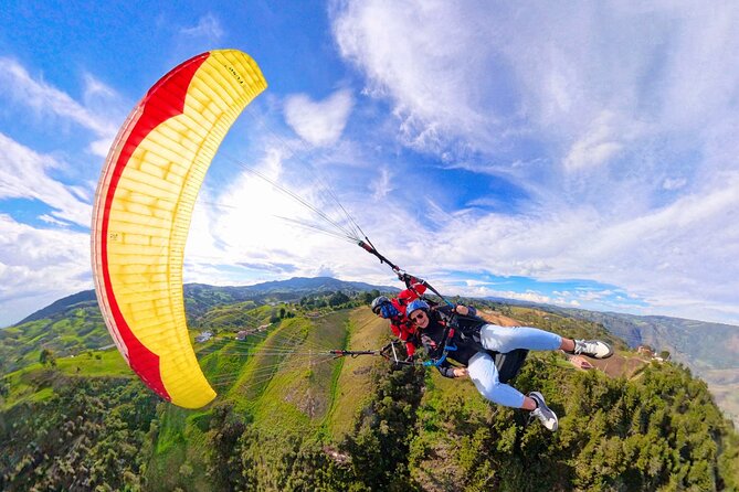 Paragliding flight in Medellin with expert pilots - Booking and weather rules