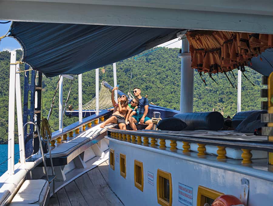 Paraty Bay: Islands & Beaches Boat Tour with Snorkeling - Four stops, with time to actually swim