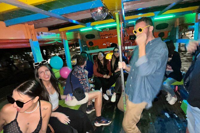 Party Crawl: 6 Nightclubs, DiscoTruck, AfterParty, 1h Openbar pub - Federal Rooftop and the club rotation