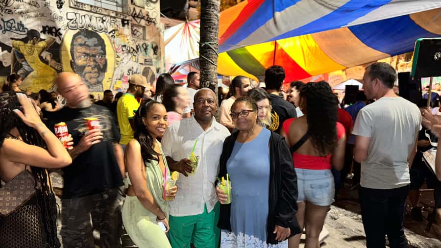 Pedra do Sal: Live Samba Night with Local Guide & Drink - Practical advice for a crowded night