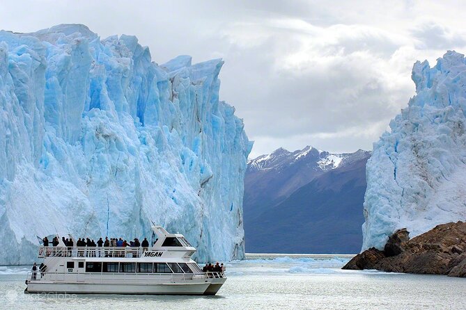 Perito Moreno Glacier Experience with Boat Navigation !! - A seven-hour day with hotel transport