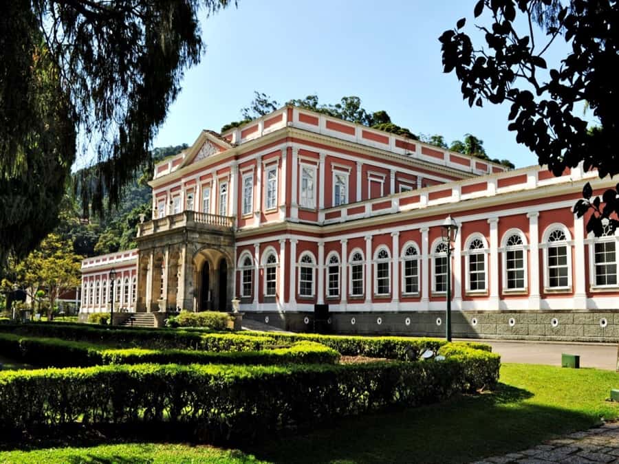 Petrópolis: Imperial City Tour - Quitandinha Palace and the first photo stop