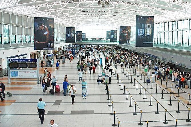 Private Airport Transfer in or out with english speaking driver. - What the one-hour ride is really like
